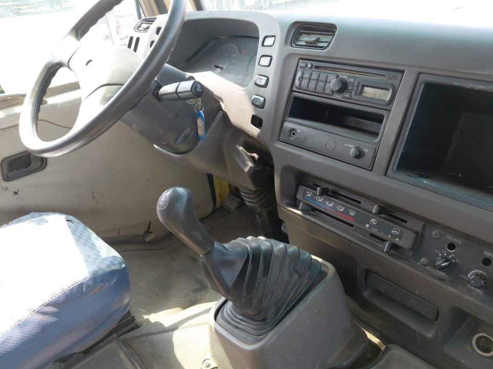 Mitsubishi Rosa  2015 image