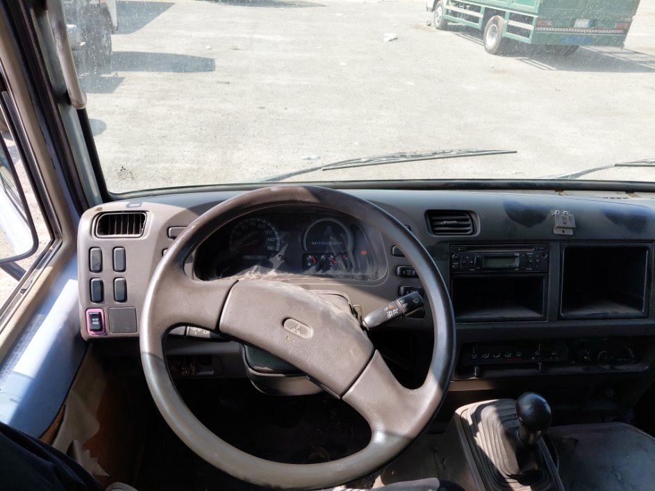 Mitsubishi Rosa  2013 image