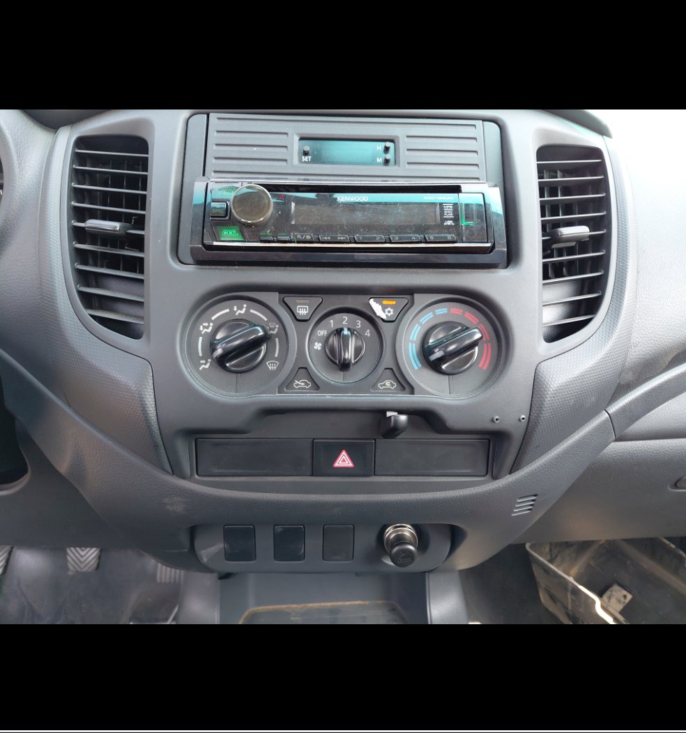 Mitsubishi L200  2020 image