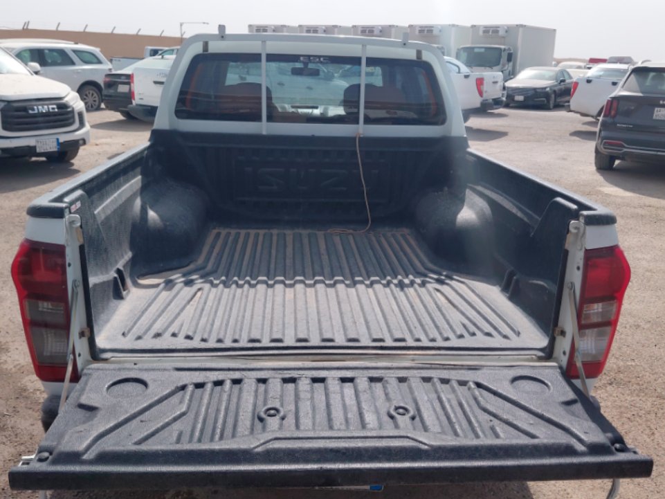 Isuzu D MAX 2x4 2021 image