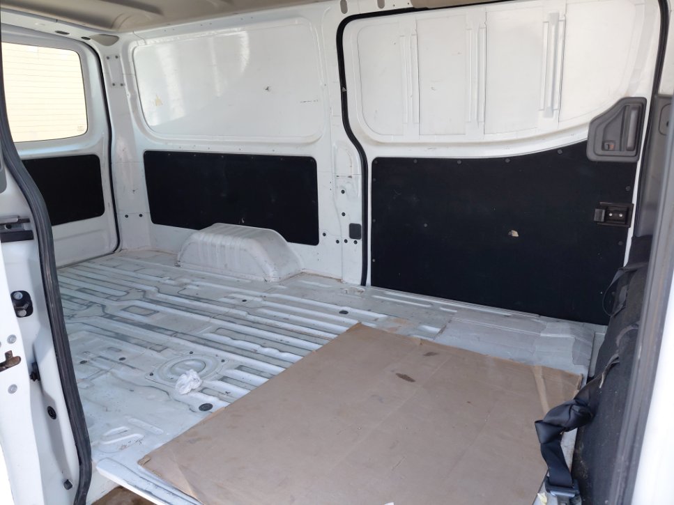 Nissan Urvan  2021 image