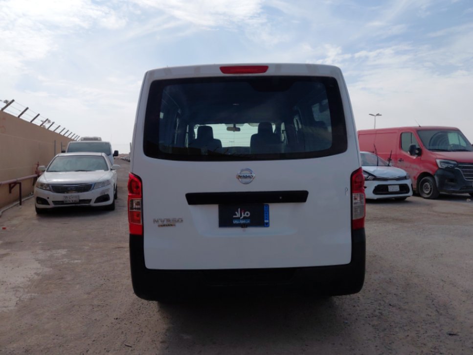 Nissan Urvan  2021 image