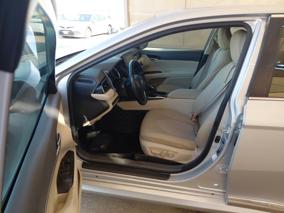 Toyota Camry GLE HEV  2023 image