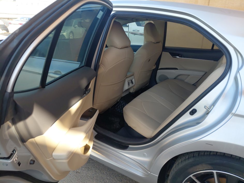 Toyota Camry GLE HEV  2023 image