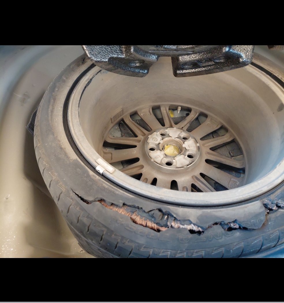 Toyota Camry GLE HEV  2023 image