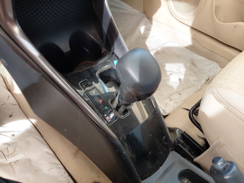 تويوتا يارس SD Y FLT 2021 image