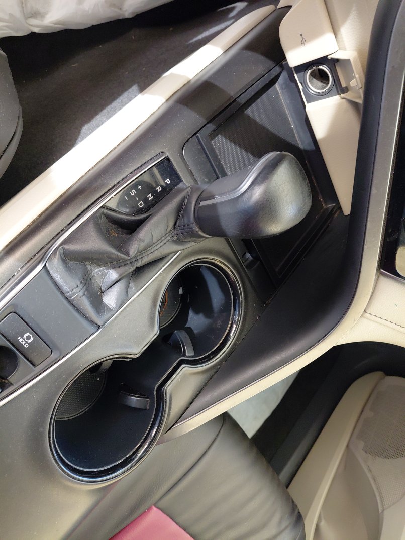 Toyota Camry GLE X 2024 image