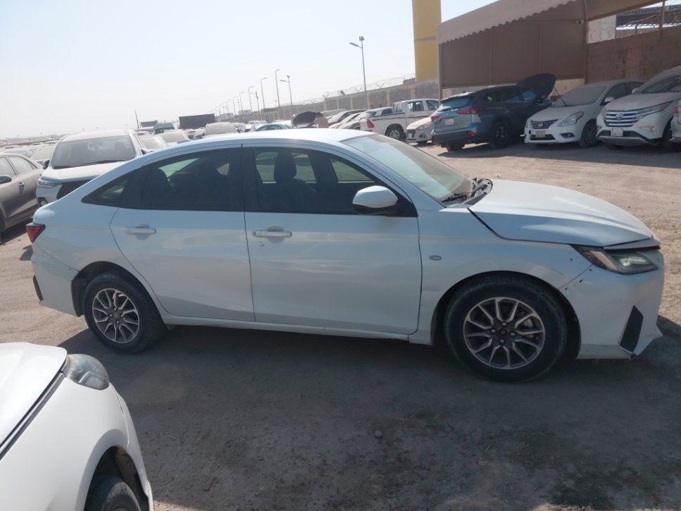 تويوتا يارس SD Y 2023 image