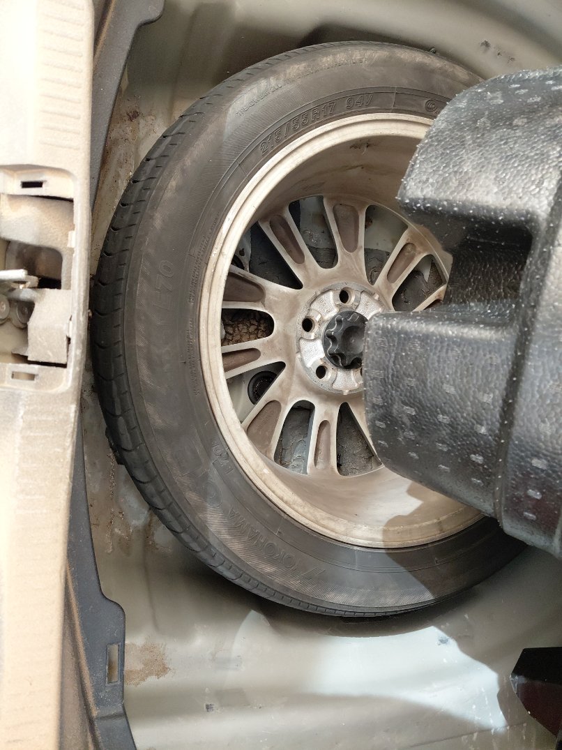 Toyota Camry GLE X 2024 image