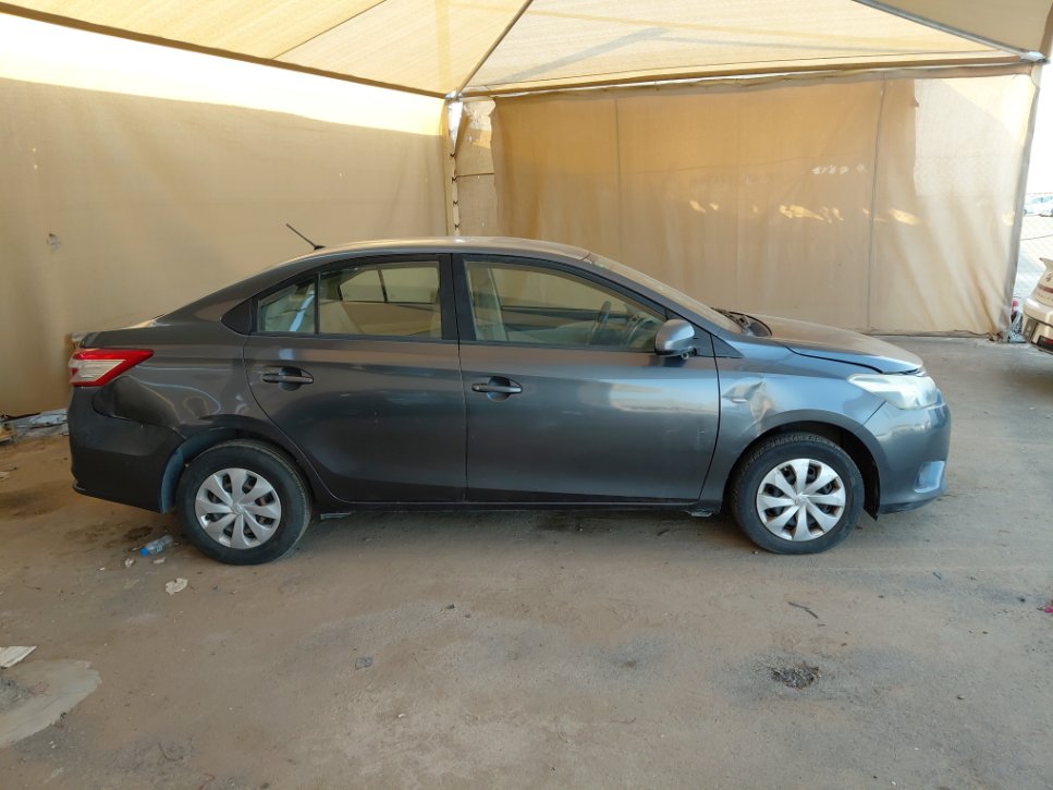 تويوتا يارس Y FLT  2017 image