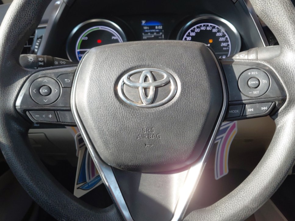 Toyota Camry LE HEV 2024 image