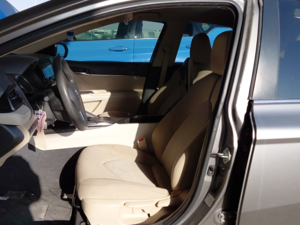 Toyota Camry LE HEV 2024 image