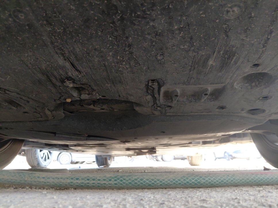 Toyota Camry LE HEV 2024 image