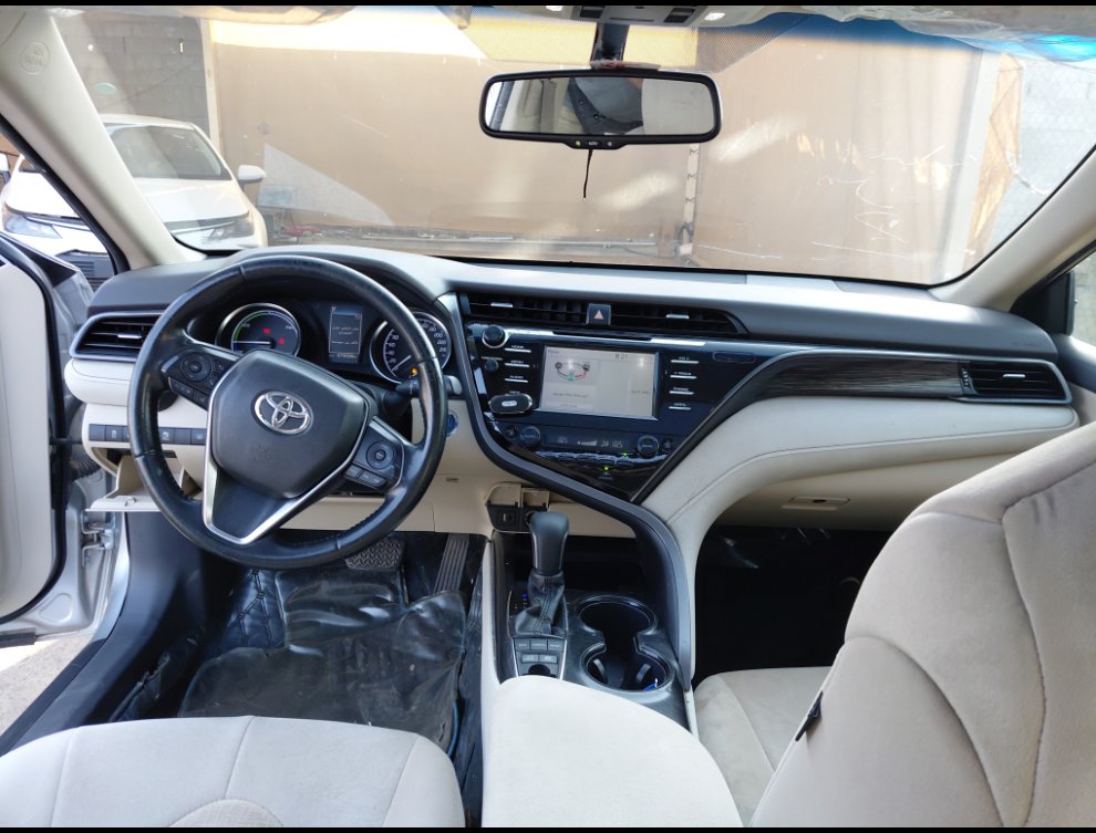 Toyota Camry GLE HEV  2019 image