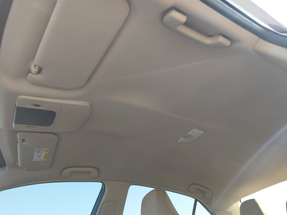 Toyota Camry LE HEV 2024 image