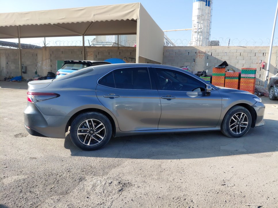 Toyota Camry LE HEV 2024 image