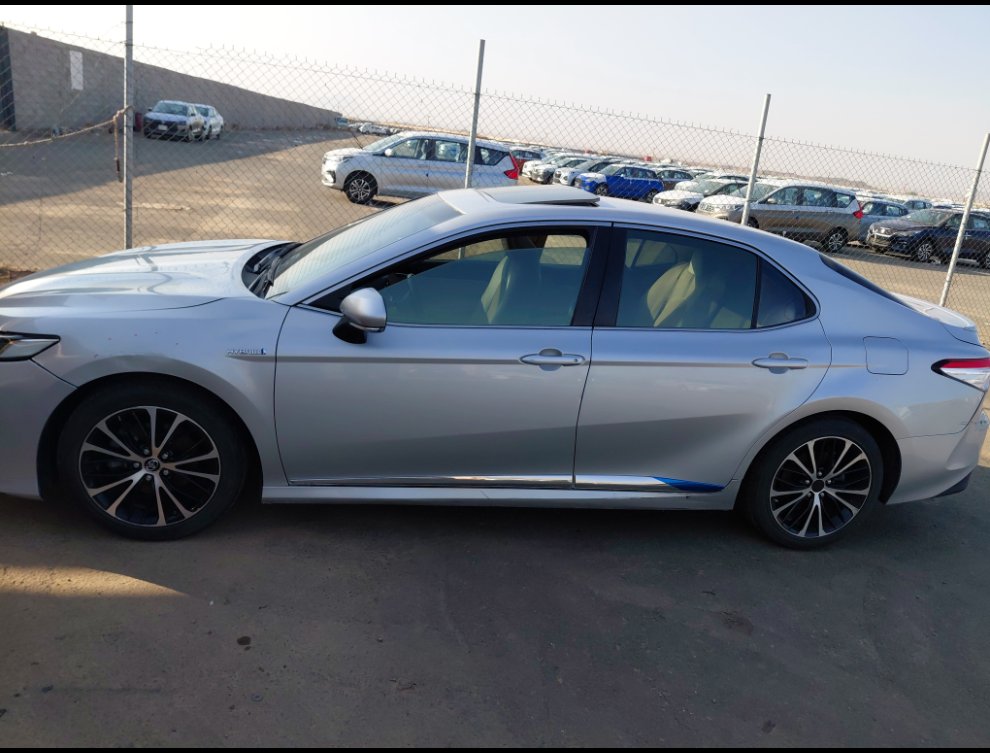 Toyota Camry GLE HEV  2019 image