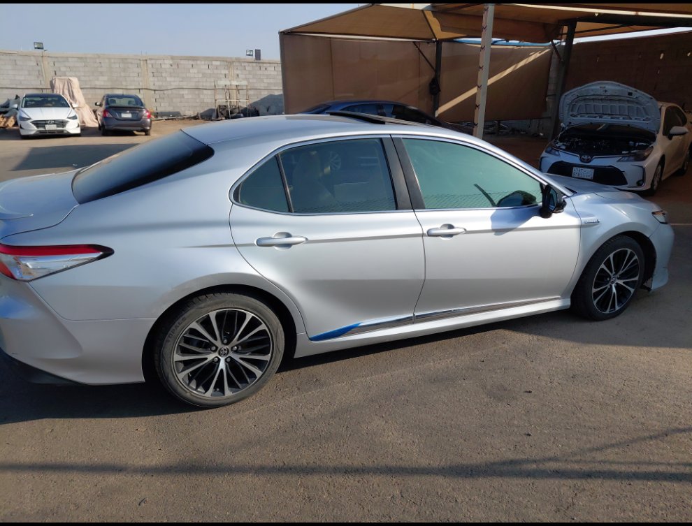 Toyota Camry GLE HEV  2019 image