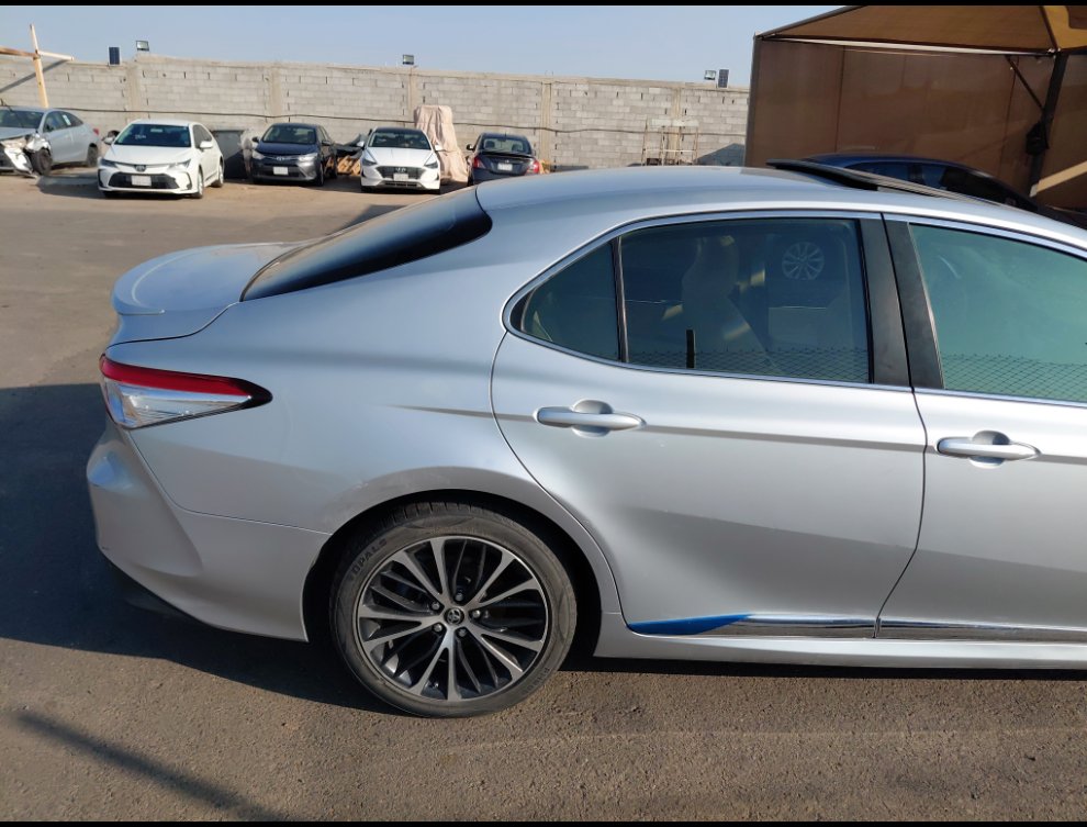 Toyota Camry GLE HEV  2019 image