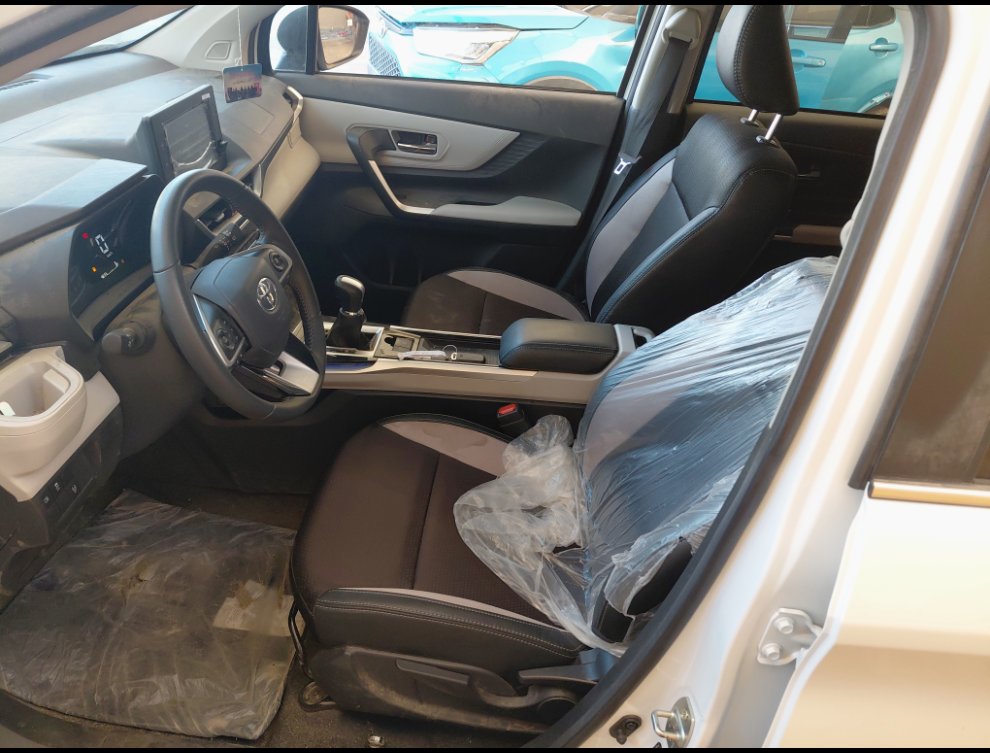 تويوتا فيلوز GLX 2024 image