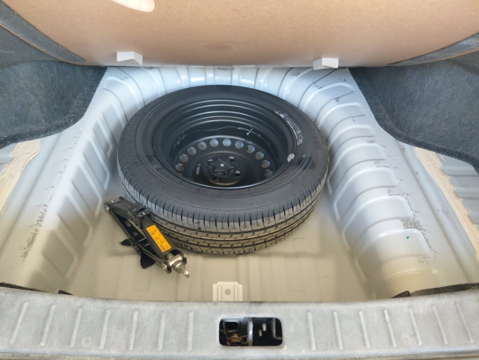 Nissan Sunny SV 2024 image