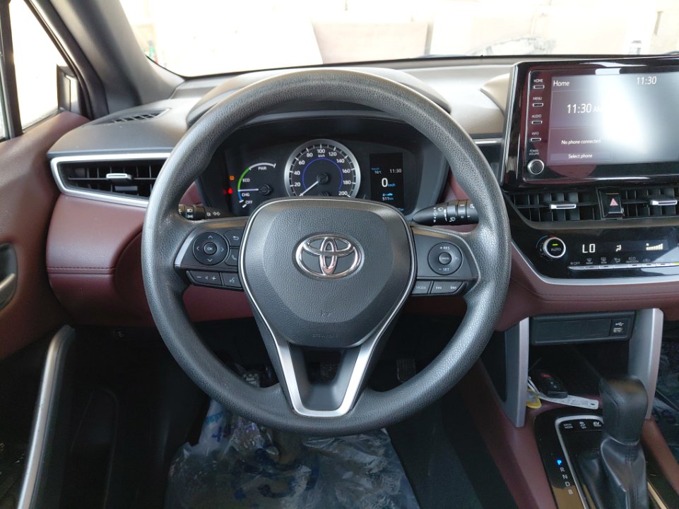 Toyota Corolla Cross LE HEV 2023 image