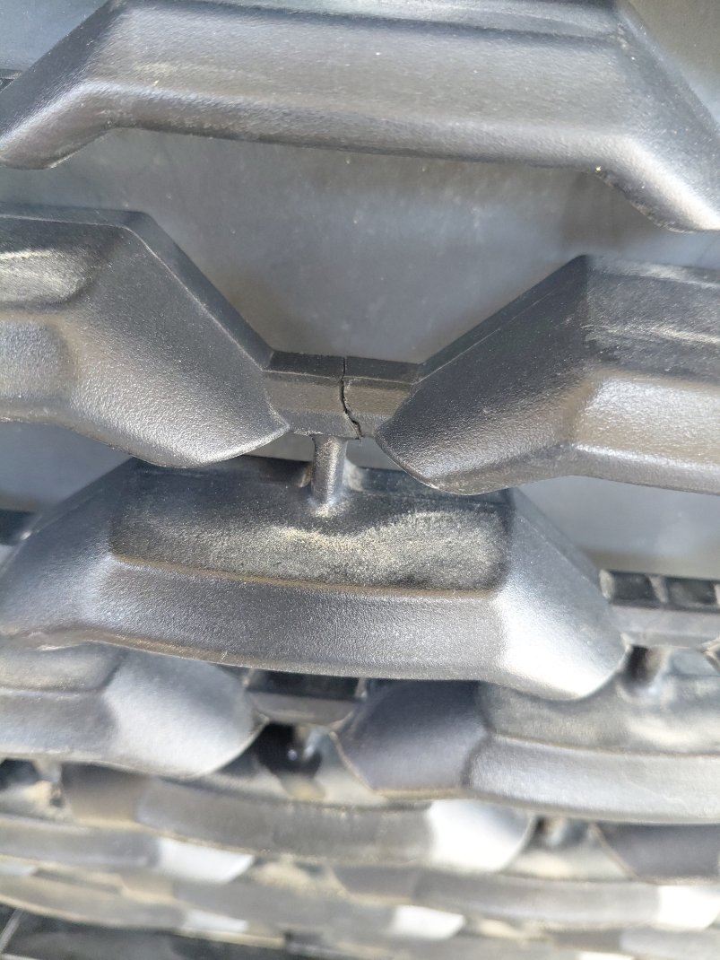 Toyota Corolla Cross LE HEV 2023 image