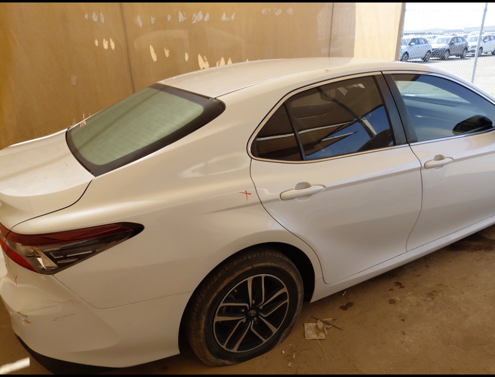 Toyota Camry LE HEV 2024 image