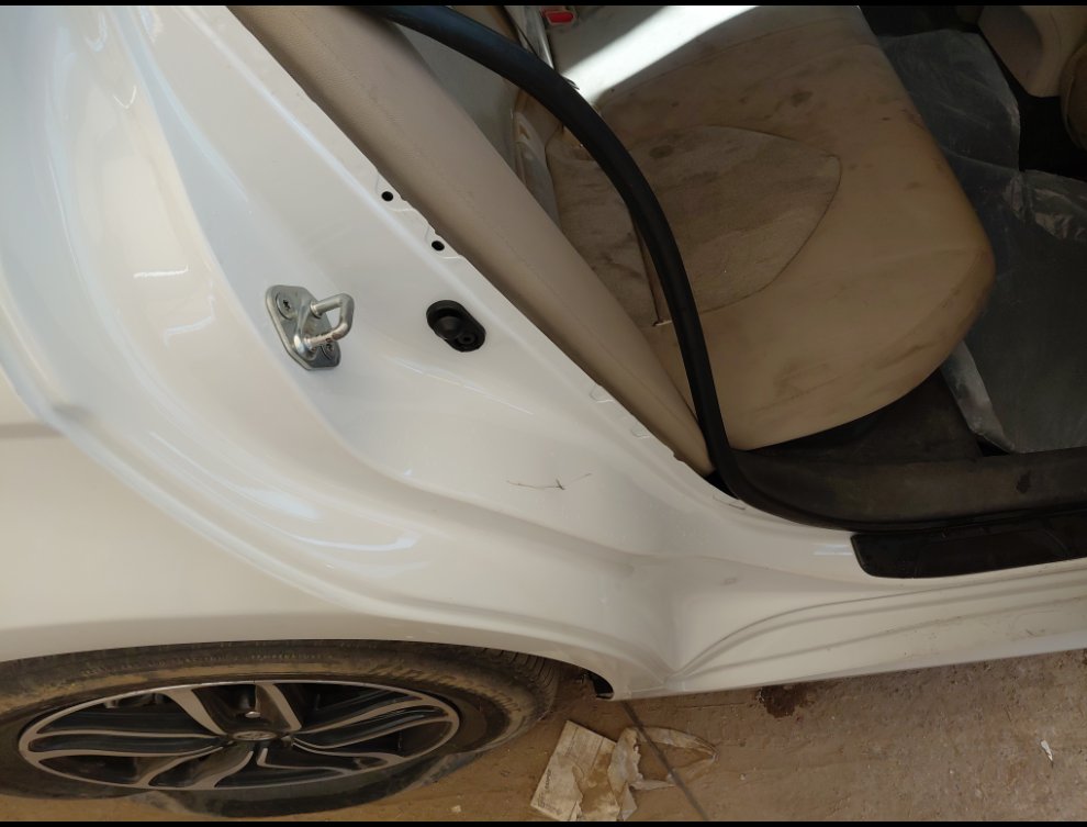 Toyota Camry LE HEV 2024 image