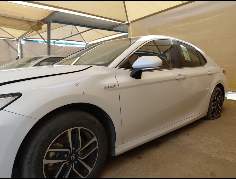 Toyota Camry LE HEV 2024 image