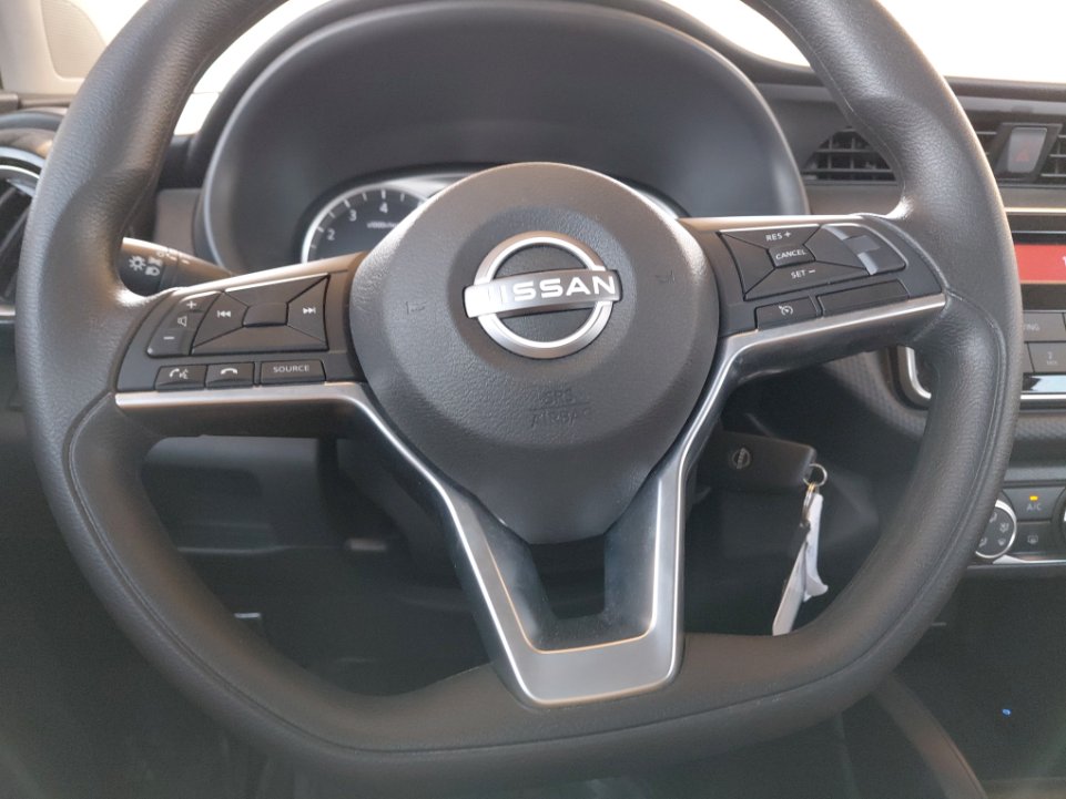Nissan Kicks S 2024 image