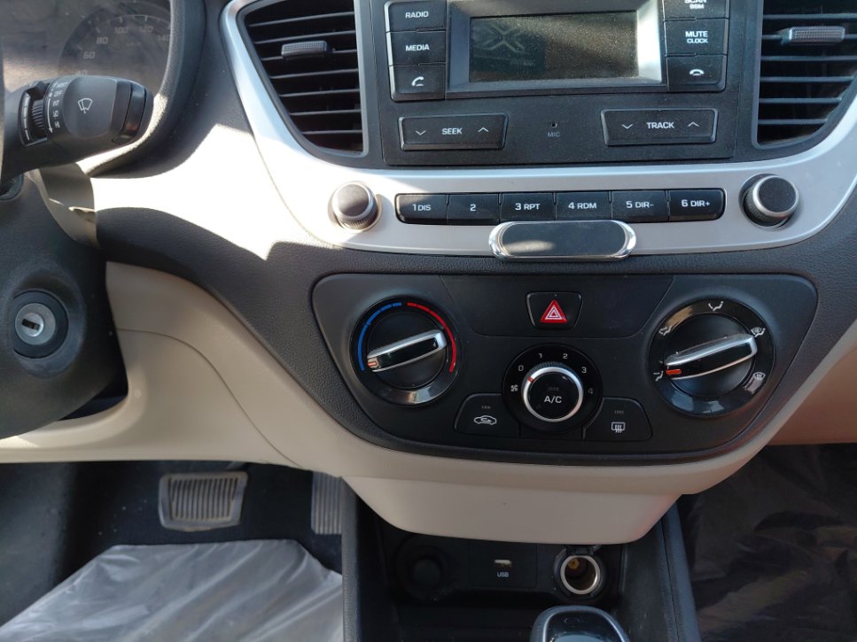 Hyundai Accent GL 2023 image