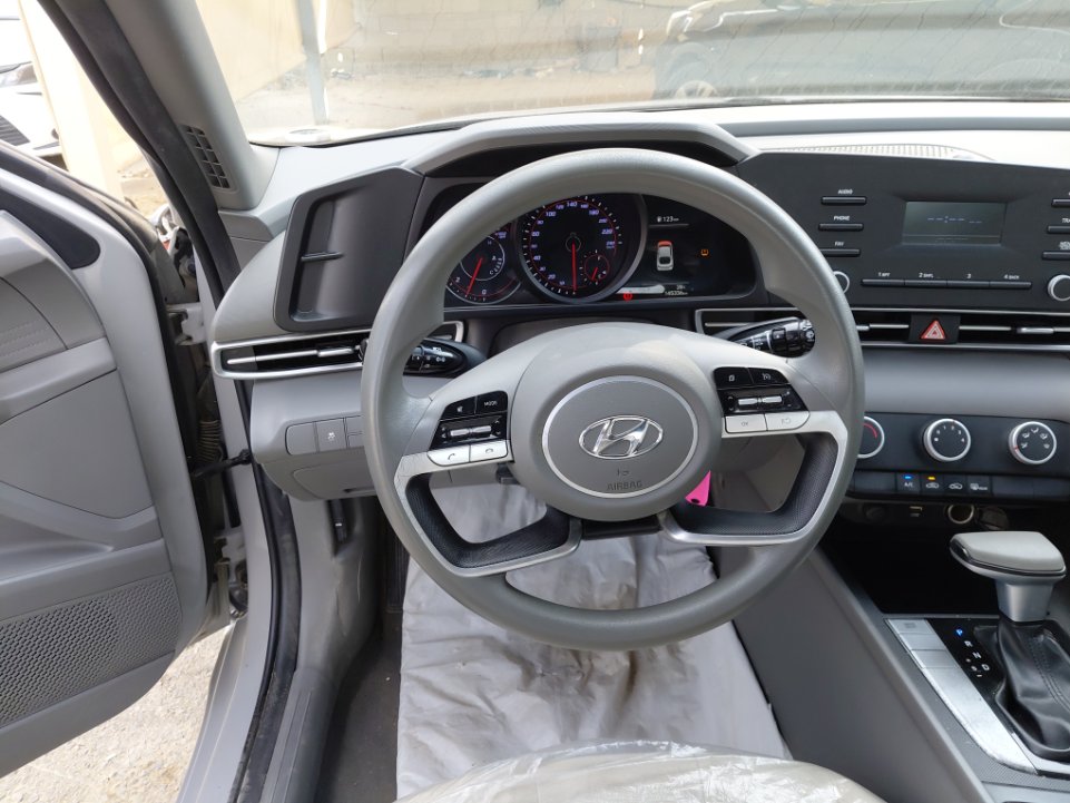 Hyundai Elantra GL 2023 image
