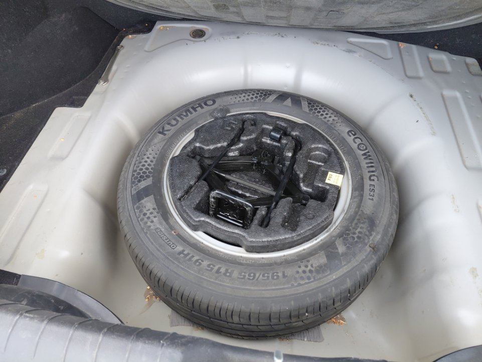 Hyundai Elantra GL 2023 image