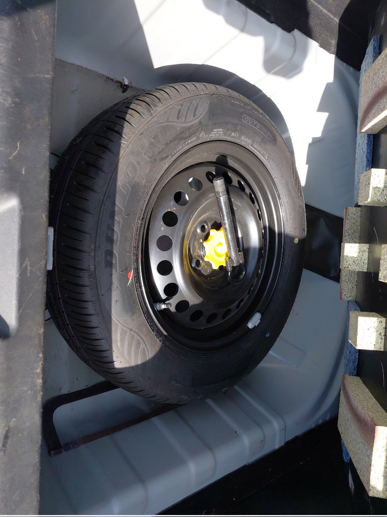 تويوتا يارس SD Y 2024 image