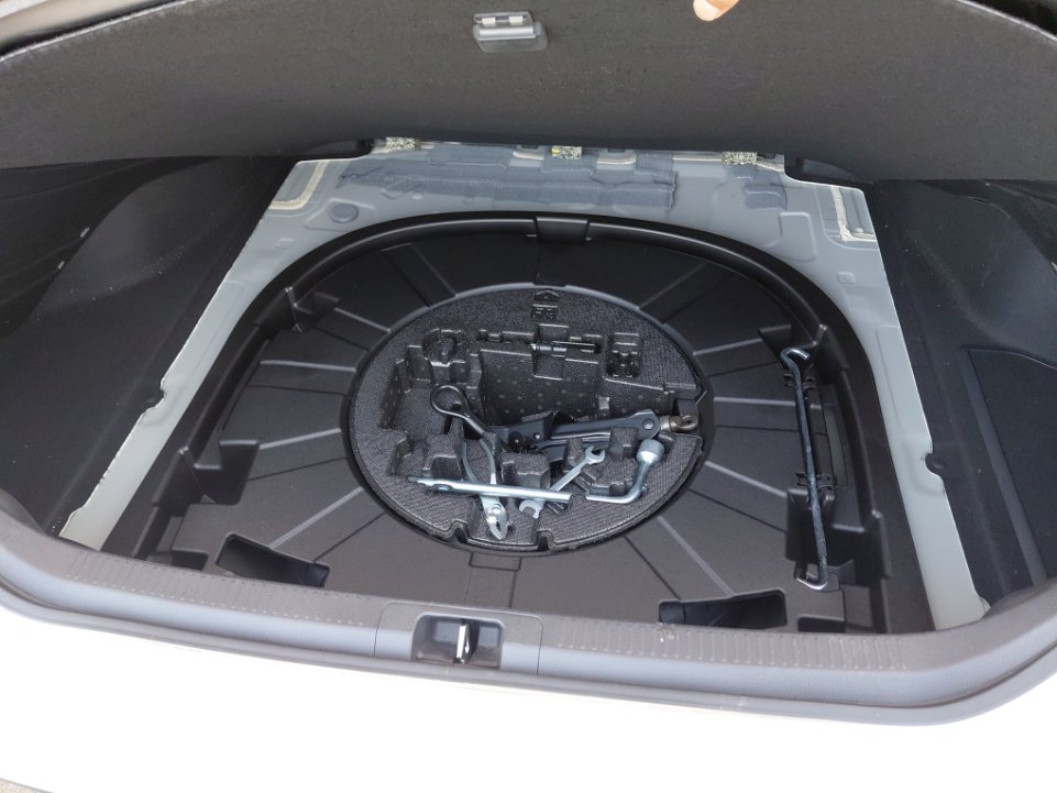 Toyota Camry GLE HEV  2024 image