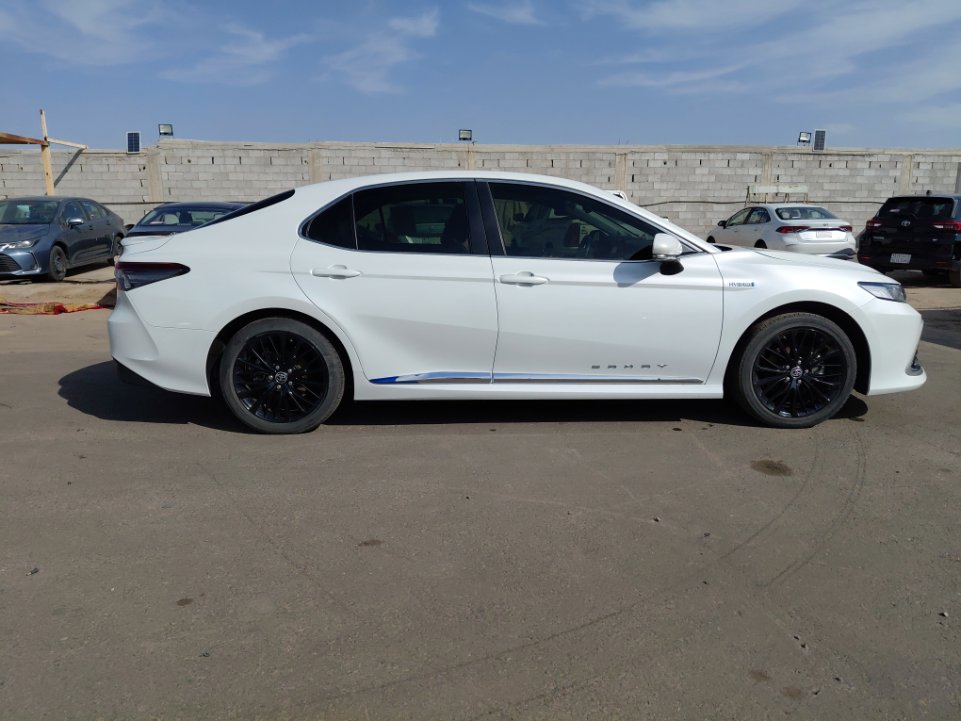 Toyota Camry GLE HEV  2024 image