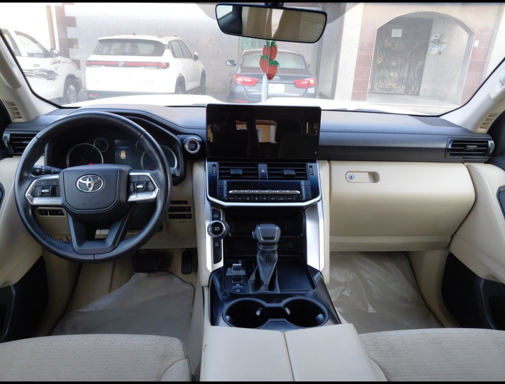 Toyota Land Cruiser GX-R 2023 image