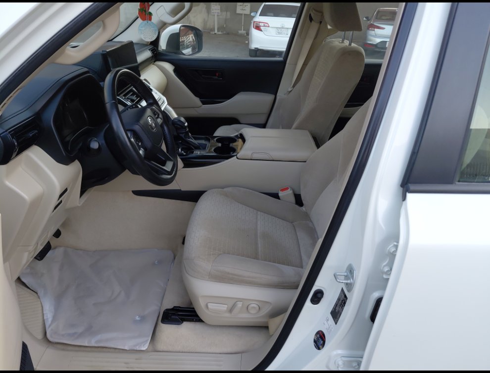 Toyota Land Cruiser GX-R 2023 image