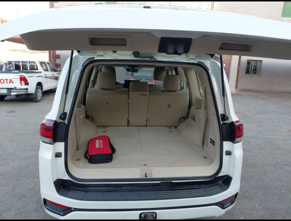 Toyota Land Cruiser GX-R 2023 image