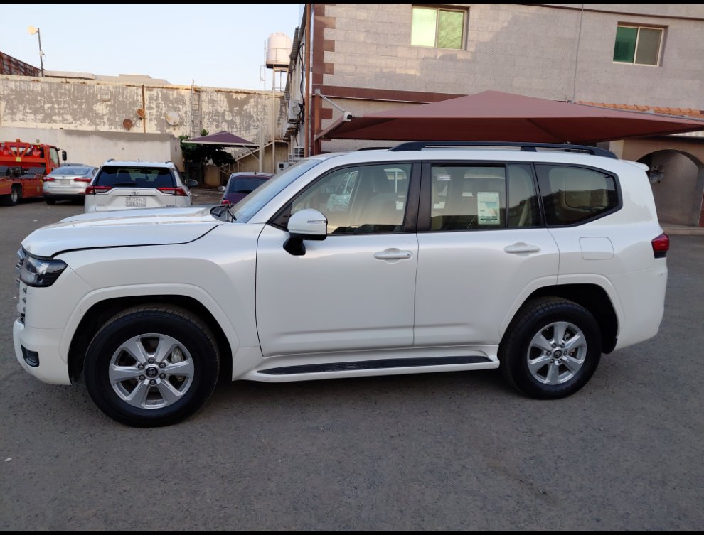 Toyota Land Cruiser GX-R 2023 image