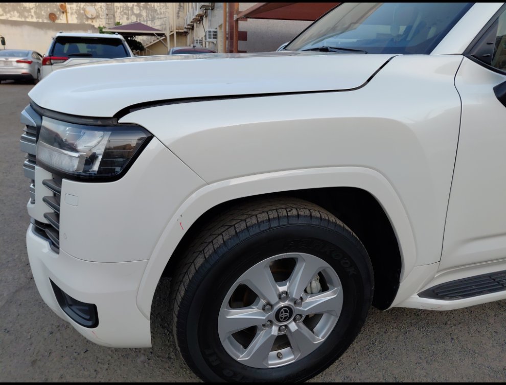 Toyota Land Cruiser GX-R 2023 image