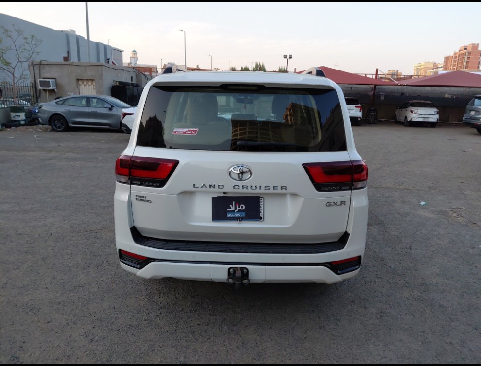 Toyota Land Cruiser GX-R 2023 image