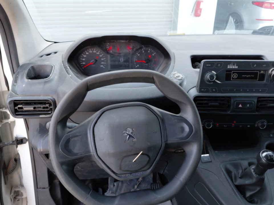 بيجو بارتنر  2022 image