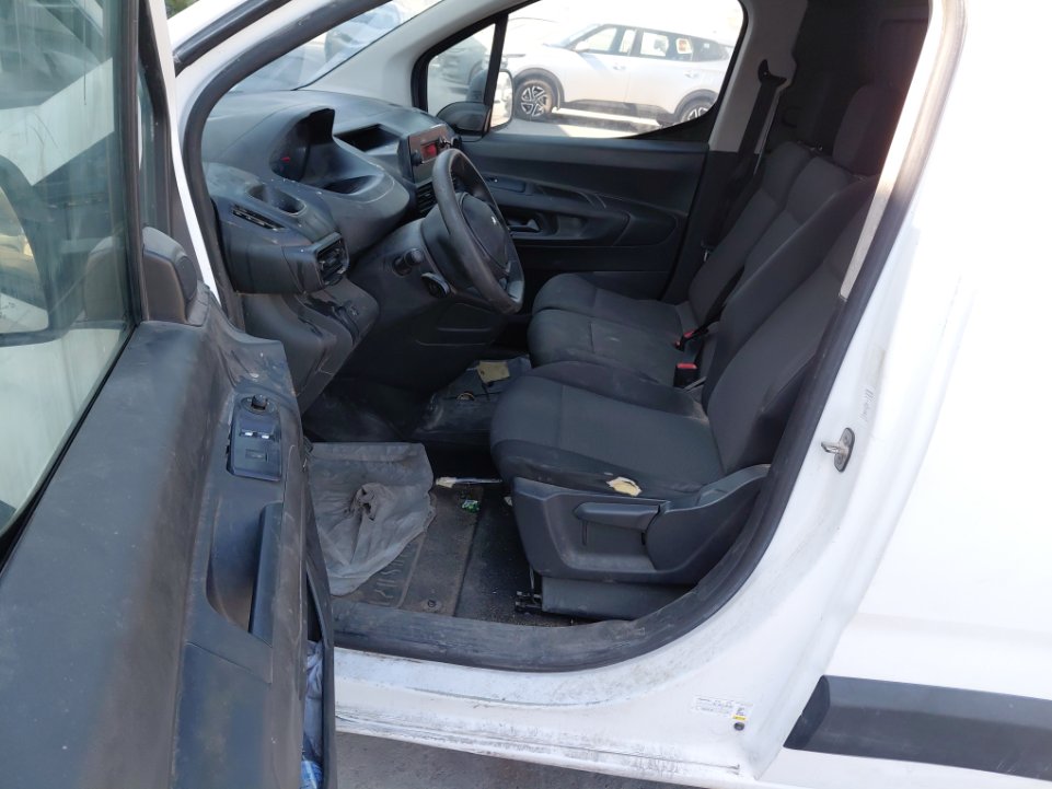 بيجو بارتنر  2022 image