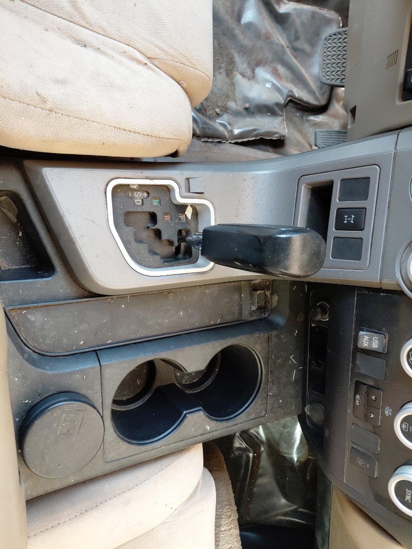 Toyota Sequoia SR5 M/R 2015 image