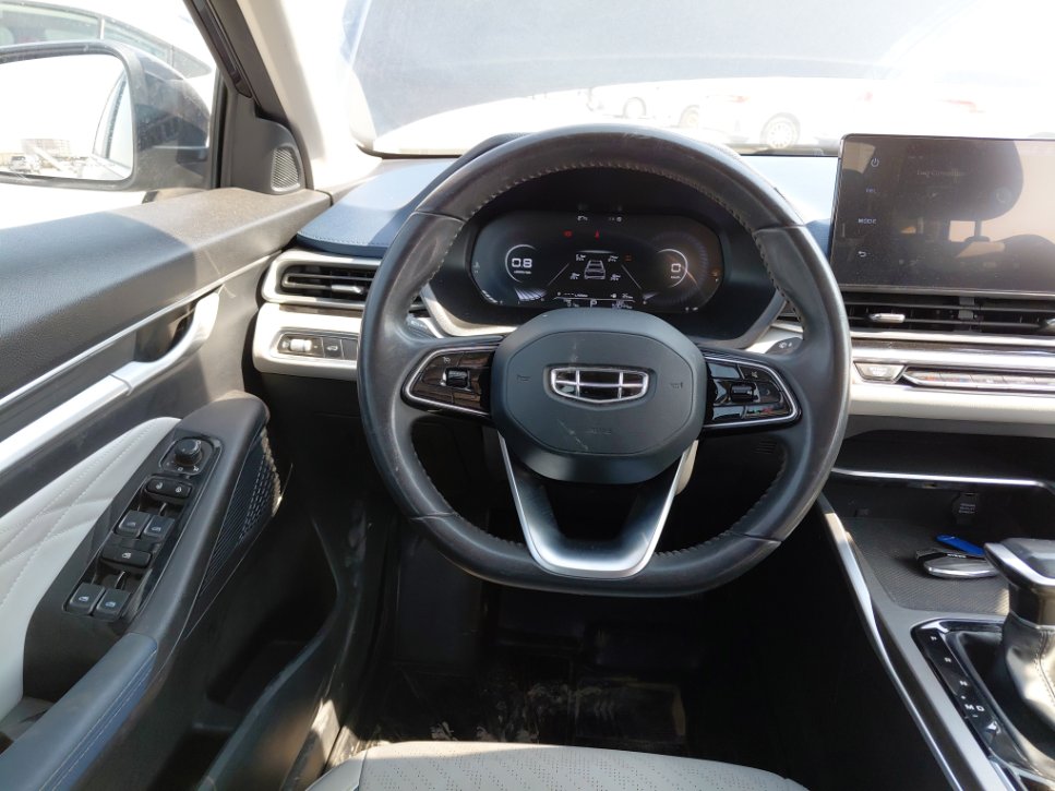 جيلي امجراند LUX 2024 image