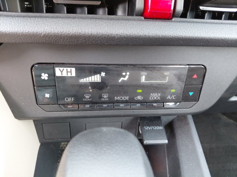 تويوتا يارس SD Y 2024 image