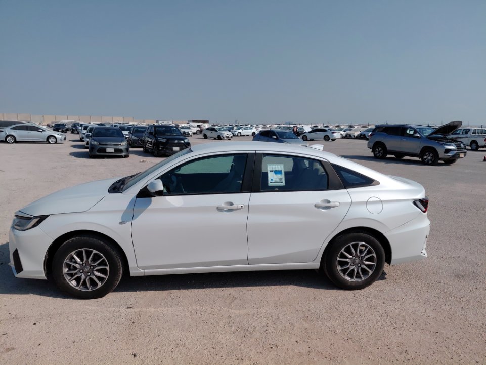 تويوتا يارس SD Y 2024 image