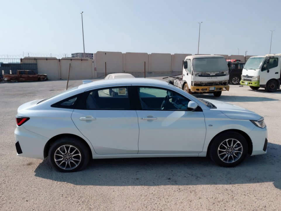 تويوتا يارس SD Y 2024 image